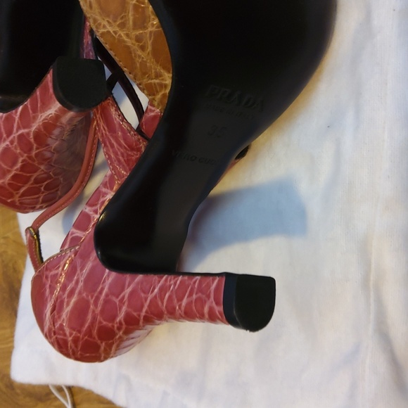 PRADA Crocodile Closed Toe Carmel & Mauve Heels - Picture 10 of 10